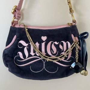 Super cute vintage Y2K juicy couture mini purse with charms 💕